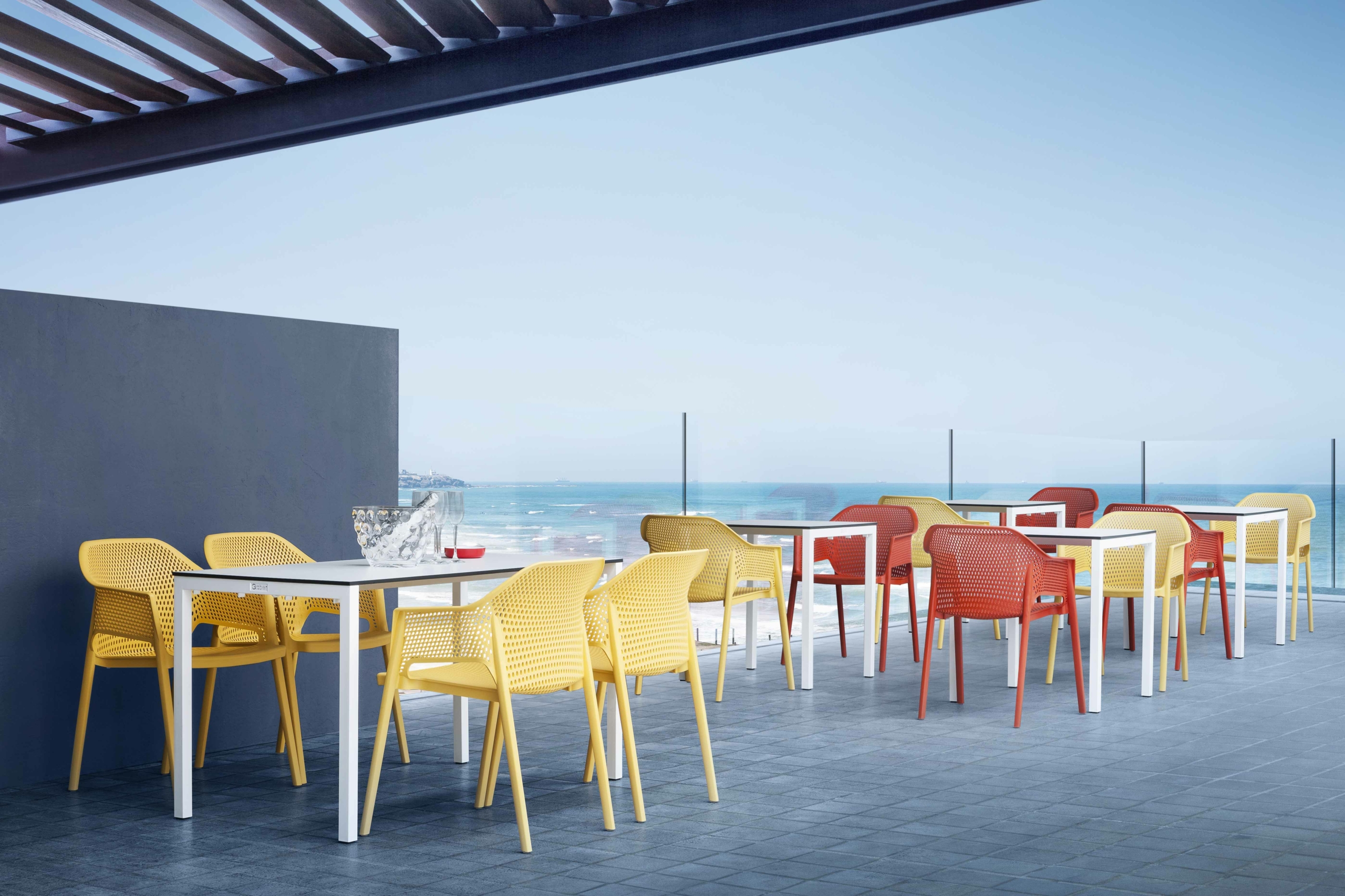 minush_ambient_01-scaled